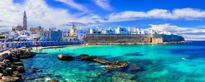 A lovely village in Apulia: Monopoli and its beautiful bays